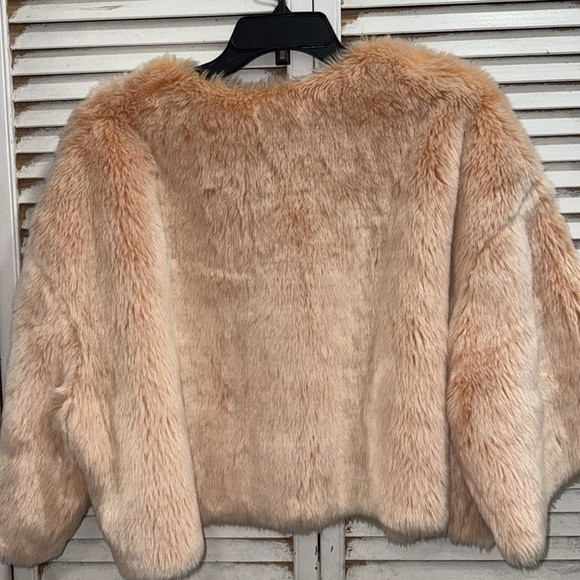 Zara Fuzzy Top pink and orange color. Great condition Preowned size small - Picture 3 of 6